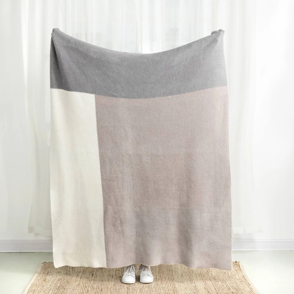 Wholesale π₯ Glitzhome® Knitted Polyester Feather Yarn Tricolor Throw Blanket π 5 Wholesale π₯ Glitzhome® Knitted Polyester Feather Yarn Tricolor Throw Blanket π - Image 3