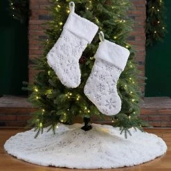 Brand new 👏 Glitzhome® White Plush Snowflake Stockings & Tree 👗 Skirt Set ❤️ -Glitzhome Sales D479597S 2