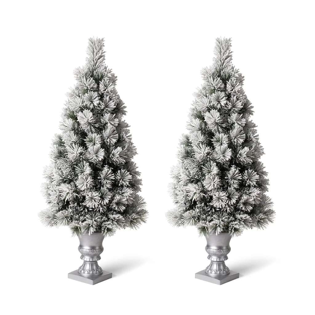 Wholesale π 4ft. Pre-Lit Flocked Pine Artificial π Christmas Tree in Planter Set, Warm White LED Lights by Glitzhome π 6 Wholesale π 4ft. Pre-Lit Flocked Pine Artificial π Christmas Tree in Planter Set, Warm White LED Lights by Glitzhome π - Image 4
